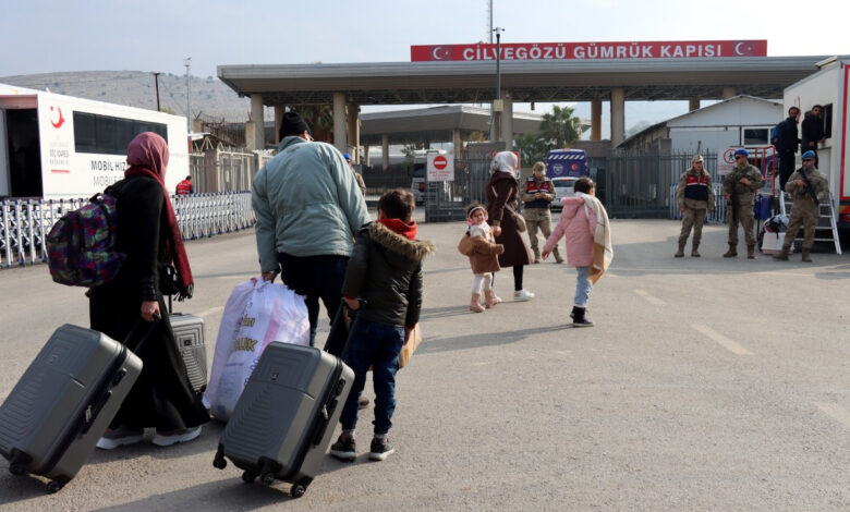 bakan yerlikaya ulkesine donen suriyelilerin sayisini acikladi okul tatil olunca daha da artacak 9QWRBcjX