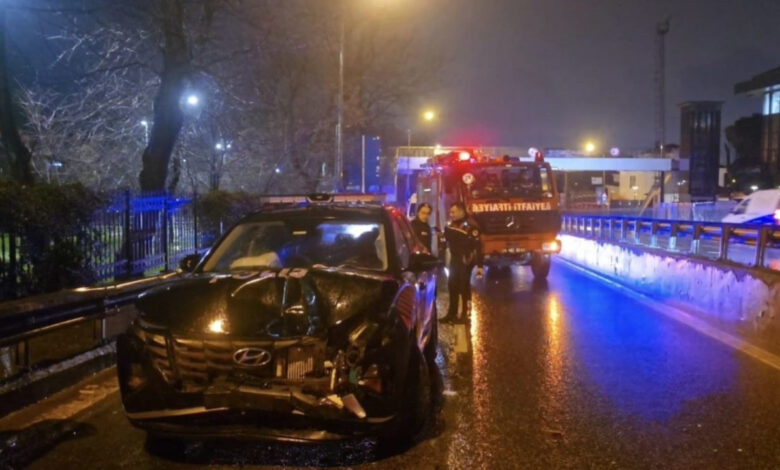 ali yerlikaya paylasti denetimden kacan cakarli otomobil polis araclarina carpti HjkKtCVv