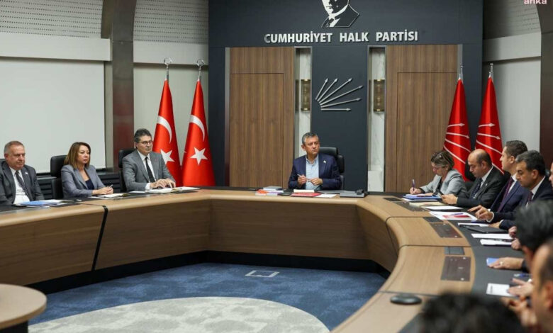 chp myksi toplandi dem parti heyeti ile gorusme gundemde CsAb17pG