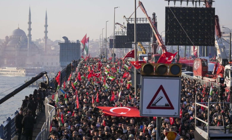 saadet partili yazici ozgur filistin demenize eyvallah gemiler yurutmenize lanetullah UrgyDc3i