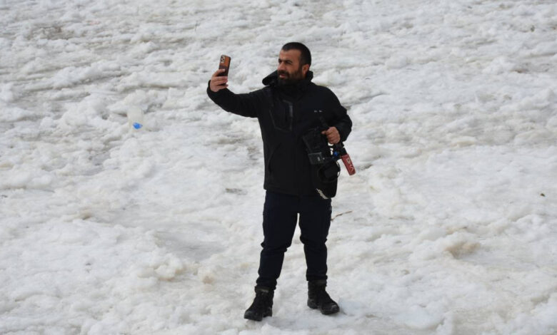 zap suyu dondu ustunde hatira fotografi cektirdiler T3xlsZUz