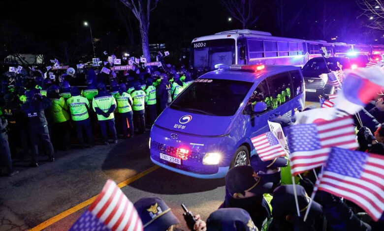 4 gundur gozaltinda devlet baskanligi gorevinden uzaklastirilan yoon mahkemeye cikarildi PCjIBvmk