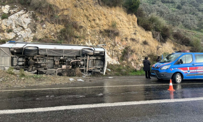 aydin izmir kara yolunda tur midibusu kaza yapti 23 yarali LUggwOmH