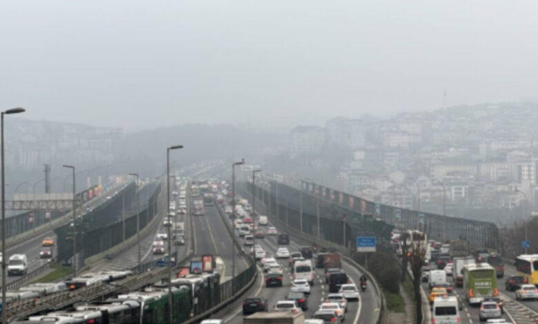 istanbulda etkili olan sis trafigi de olumsuz etkiledi dtYRg2Zs