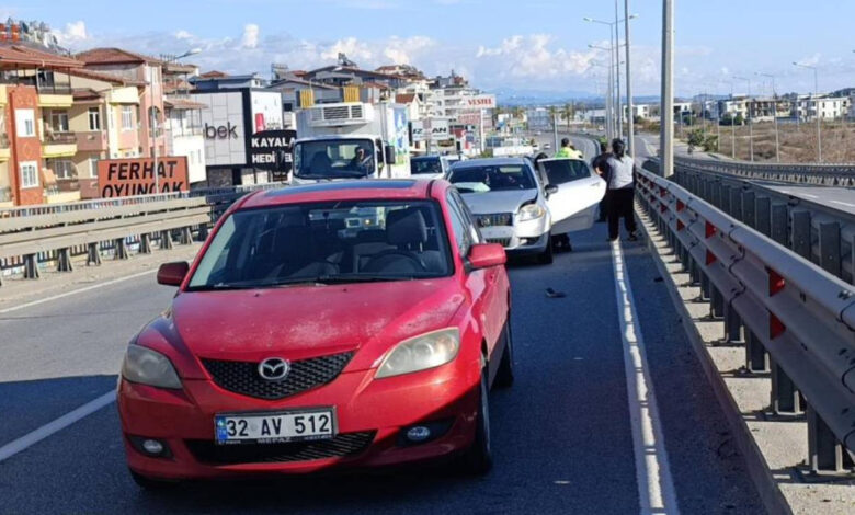 otomobili iterek goturmeye calisti 2 kazaya sebep oldu cuPL5cst