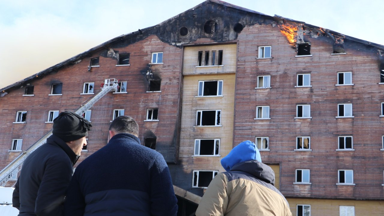 yanan otelden carsaf sarkitarak kurtulan fotografci anlatti can pazariydi 0 6UUZ18Q6