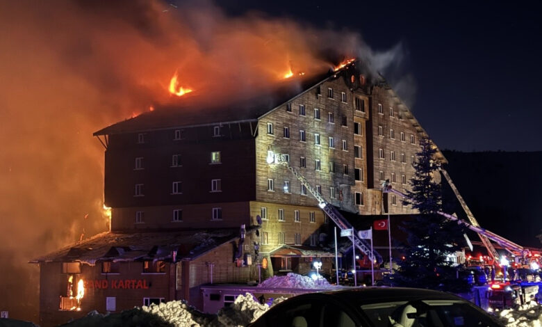 otel yangininda yeni ifadeler ortaya cikti yangin alarmi ve su fiskiyesi calismadi i2gaMSgH