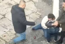 fatihte yankesicilik suphelisi polise sopayla saldirdi rbf2L24Z