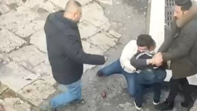 fatihte yankesicilik suphelisi polise sopayla saldirdi rbf2L24Z