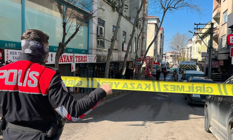 Sokakta pusu: Otomobille yaklaşıp ateş açtılar 1 sokakta pusu otomobille yaklasip ates actilar VG4kIbYe