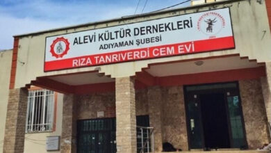 adiyamanda cemevine saldiri cem sirasinda biber gazi sikildi txDyqm1v