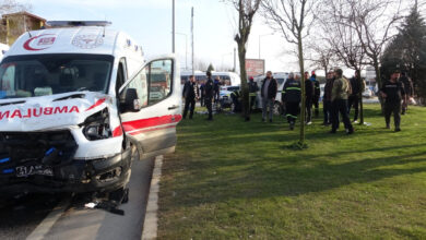 agir yarali hamile kadini tasiyan ambulans kaza yapti 5 yarali msf5jDrI