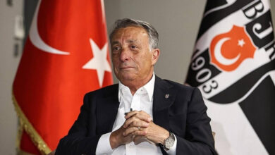 ahmet nur cebiden hasan arata ben geldim ama kendisi yok zzF2QGzu