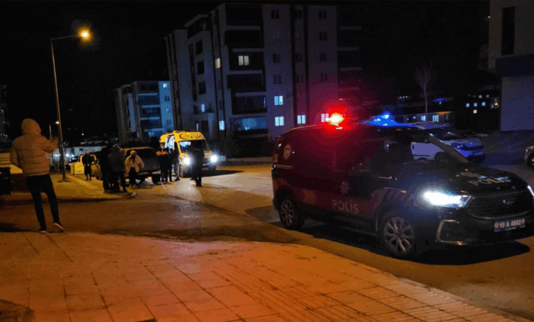 Akrabalar arası kavgada 2 kişi bıçakla yaralandı 1 akrabalar arasi kavgada 2 kisi bicakla yaralandi LOgdVmDD