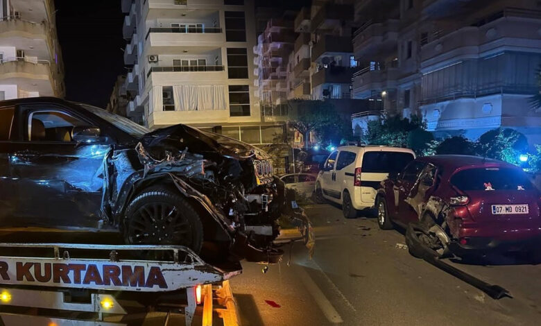 alanyada alkollu surucu araclara carpti ehliyetine el konuldu 51pRcftT