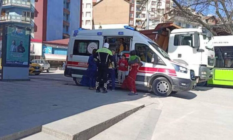 Ambulansın çarptığı çocuğun annesi tedaviyi kabul etmedi 1 ambulansin carptigi cocugun annesi tedaviyi kabul etmedi 6vSW1DFM