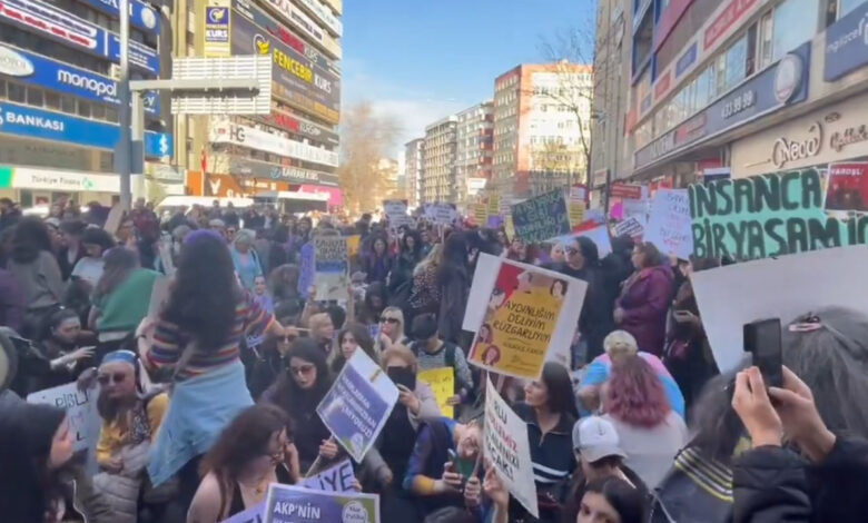 Ankara'da 8 Mart eylemine polis engeli: 'Kadın düşmanı politikalara geçit vermeyeceğiz' 1 ankarada 8 mart eylemine polis engeli kadin dusmani politikalara gecit vermeyecegiz yZAy6iGY