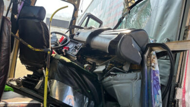 artvinde minibus tira carpti 12 yarali 9ndFQnPX