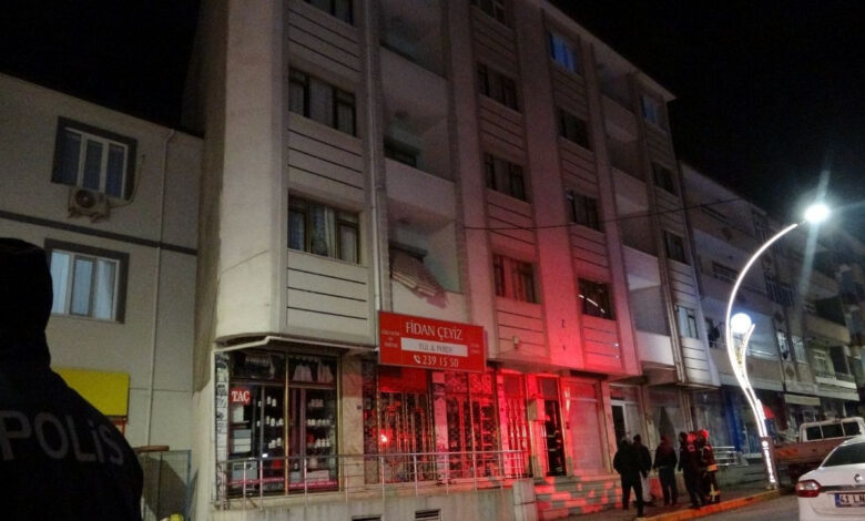 banyodaki fayanslar tek tek patladi bina bosaltildi 462GmaZp