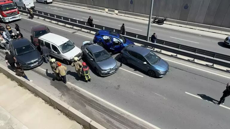beylikduzunde altgecitte zincirleme kaza 0 7bGPerbF