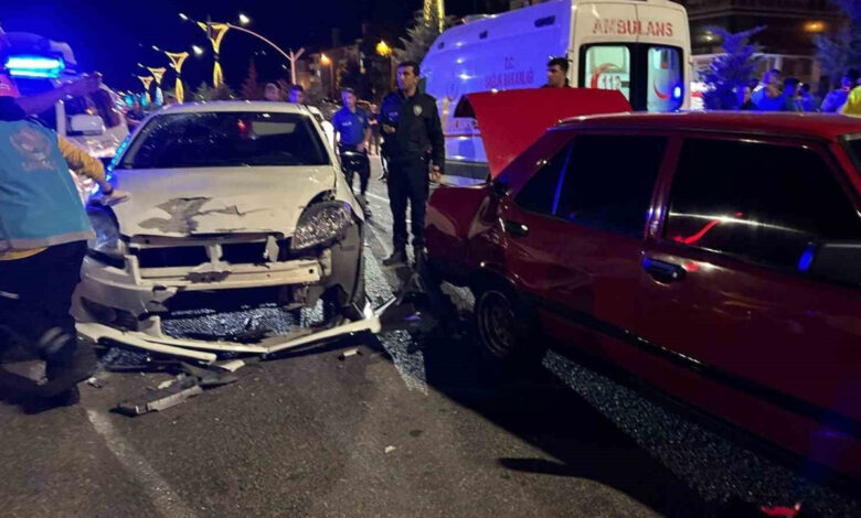 Bingöl’de zincirleme trafik kazası: 6 yaralı 1 bingolde zincirleme trafik kazasi 6 yarali qJtDCUQx