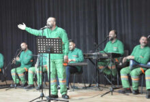 bursada temizlik iscilerinden olusan orkestra ilk konserini verdi DAkcMWnx
