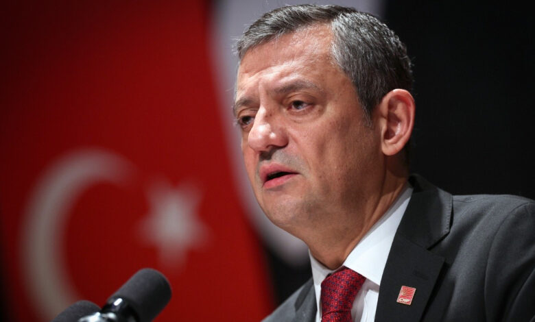 CHP lideri Özgür Özel'den Beykoz Belediyesi operasyonu tepkisi: İlk seçimde kaybedeceklerini bilmenin telaşındalar 1 chp lideri ozgur ozelden beykoz belediyesi operasyonu tepkisi ilk secimde kaybedeceklerini bilmenin telasindalar yOda3WxB