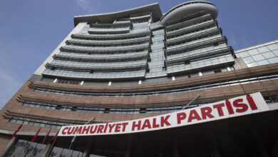 chpden erdogana ayagini denk al yaniti biz onunde titreyen bakanlara benzemeyiz LmGJleTl