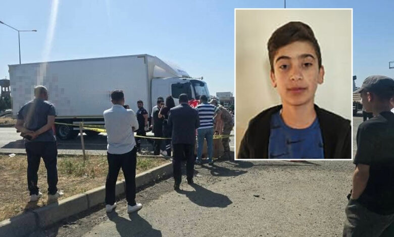 Cizre’de feci kaza: Lise öğrencisi kamyonetin çarpmasıyla hayatını kaybetti 1 cizrede feci kaza lise ogrencisi kamyonetin carpmasiyla hayatini kaybetti KbzSqGxv