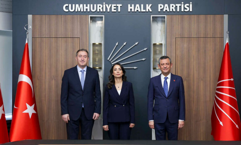 DEM Parti heyetinin CHP ziyareti sona erdi 1 dem parti heyetinin chp ziyareti sona erdi pXiWhWY4