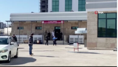 diyarbakirda iki aile arasinda kavga 3 olu 3 yarali ZiZ98MVv