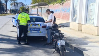 ehliyetsiz surucu agabeyinin kimligiyle uygulamayi atlatmak istedi 9feqvcPn