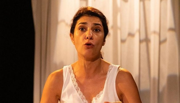 esra sengunalp oyunda kahramanlar yok insan olmak var 3 GDEBuI38