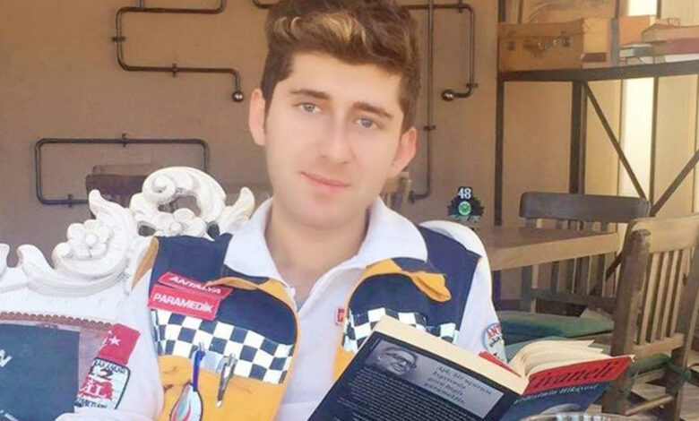 Eve dönerken 4 gaspçının darbettiği paramedik Hamit Aras hayatını kaybetti 1 eve donerken 4 gaspcinin darbettigi paramedik hamit aras hayatini kaybetti 3UChTjQR