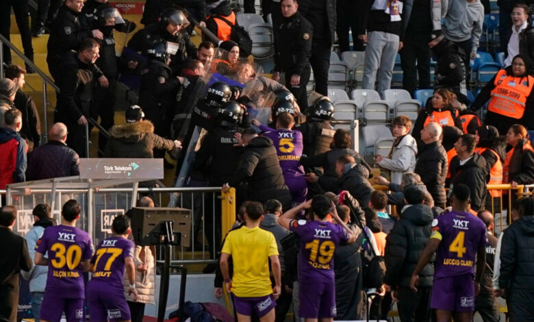 Eyüpspor 2 golle kazandı, hem saha hem protokol tribünü karıştı 1 eyupspor 2 golle kazandi hem saha hem protokol tribunu karisti W8rbGvNn