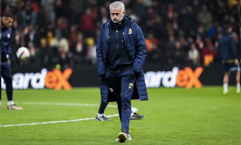 Fenerbahçe-Antalyaspor maçının ilk 11'leri belli oldu: Mourinho tribünde... 1 fenerbahce antalyaspor macinin ilk 11leri belli oldu mourinho tribunde bGWnQk5K
