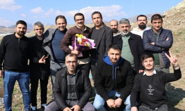 Gazeteci İsmail Çoban cezaevinden çıktı 1 gazeteci ismail coban cezaevinden cikti 3XHR1R7q