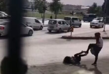 gaziantepte kadinlarin kavgasi kamerada cevredekiler sadece izledi NSNwMkc2