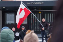 gronlanddan trumpa satilik degiliz gelecegimize biz karar veririz aeEfk39J