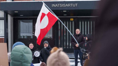 gronlanddan trumpa satilik degiliz gelecegimize biz karar veririz aeEfk39J
