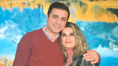 iddia selahattin demirtas edirneden istanbula goturuldu ameliyat olan esine hastanede refakat etti VSB6SB3Z
