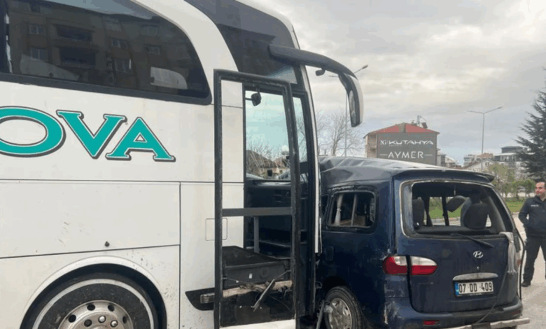 Isparta’da şehirlerarası yolcu otobüsü ile ticari araç çarpıştı: 1 ölü, 2 yaralı 1 ispartada sehirlerarasi yolcu otobusu ile ticari arac carpisti 1 olu 2 yarali tPB3YWfs