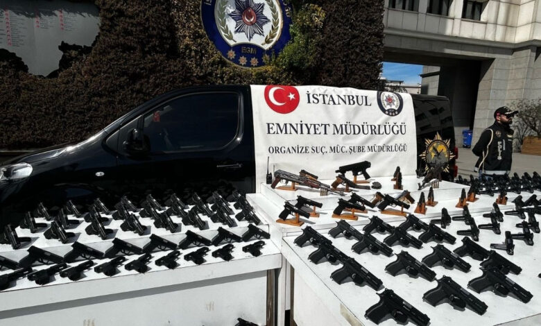 İstanbul'da çete operasyonları: Kalem görünümlü dört suikast silahı ele geçirildi 1 istanbulda cete operasyonlari kalem gorunumlu dort suikast silahi ele gecirildi GGmQN7GO