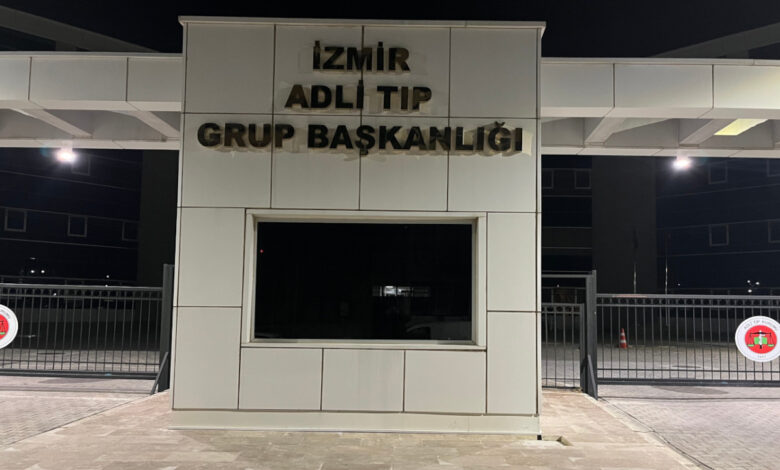 İzmir'de 'yan bakma' kavgası: 1 ölü, 2 yaralı 1 izmirde yan bakma kavgasi 1 olu 2 yarali SUpc7MMd