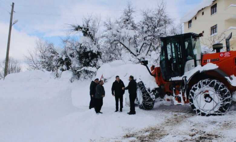 Kalp krizinden öldü, kardan yolu kapanan köyüne 5 gün sonra defnedildi 1 kalp krizinden oldu kardan yolu kapanan koyune 5 gun sonra defnedildi yzV6sOKg