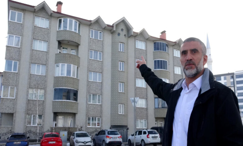 Karları temizlemek isterken çatıdan düşüyordu: 'Bir daha çıkmayacağım' 1 karlari temizlemek isterken catidan dusuyordu bir daha cikmayacagim 1CuqM2rt