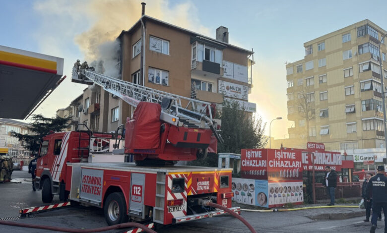 Kartal'da yangın: 2 kişi hastaneye kaldırıldı 1 kartalda yangin 2 kisi hastaneye kaldirildi 4NKzNF9k