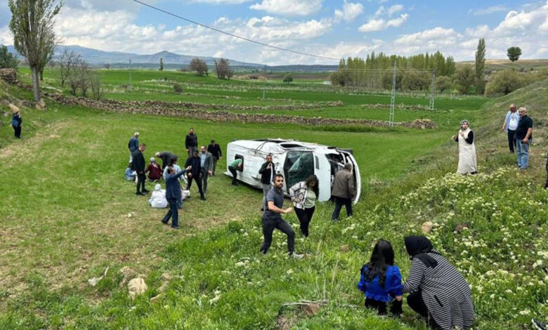 kayseride ogrenci servisi devrildi 15 ogrenci hastaneye kaldirildi ZSWtcD9M