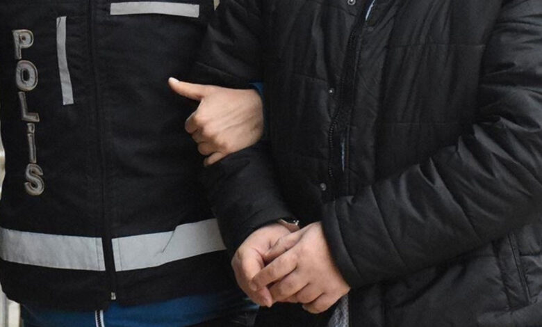 Kayseri'de otomobilden ateş açan 2 şüpheli yakalandı 1 kayseride otomobilden ates acan 2 supheli yakalandi 8O38QAGu