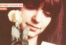 kirmizi corapli kiz jmLrPTYW